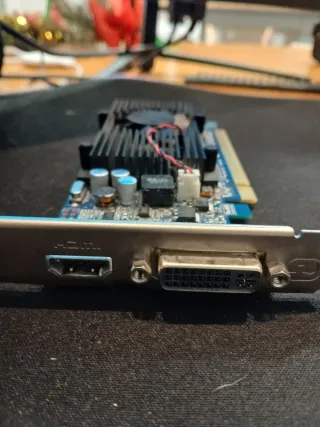 Tarjeta Gráfica Nvidia GeForce GT 520