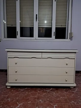 Cómoda Blanca de Madera y Cristal