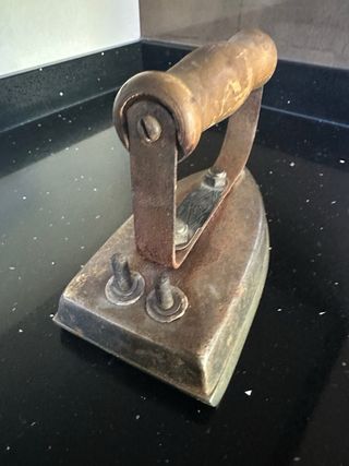 Plancha de hierro antigua