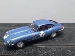 Jaguar E-Type Scalextric Azul