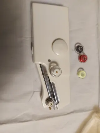 Máquina de coser portátil