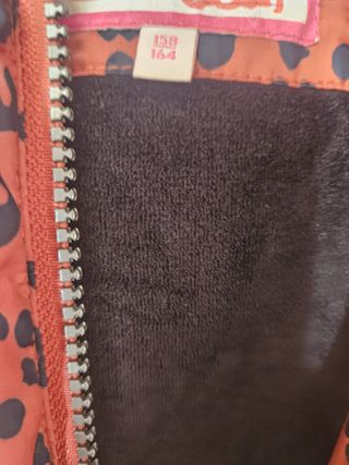 Abrigo niña plumas estampado leopardo