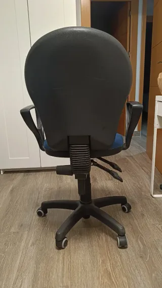 Silla de oficina azul