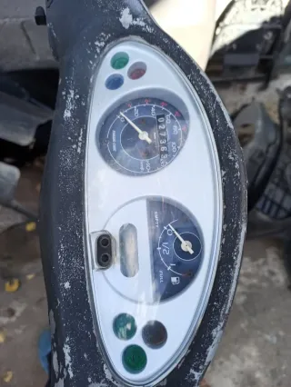 Piaggio Fly 125 Negra