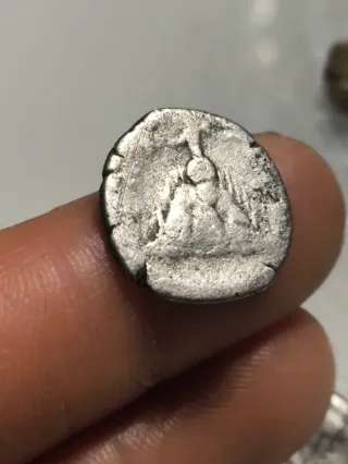 Moneda Romana Dracma Antonino Pio Capadocia