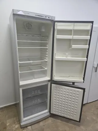 Nevera Bosch plateada 2 puertas