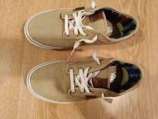 Zapatillas Vans Beige y Blancas