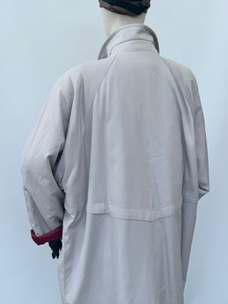 Trench vintage donna beige con dettagli rossi