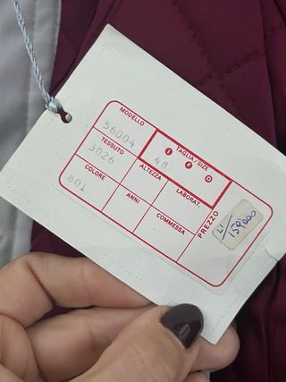 Trench vintage donna beige con dettagli rossi