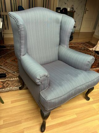 Butaca orejera azul y gris