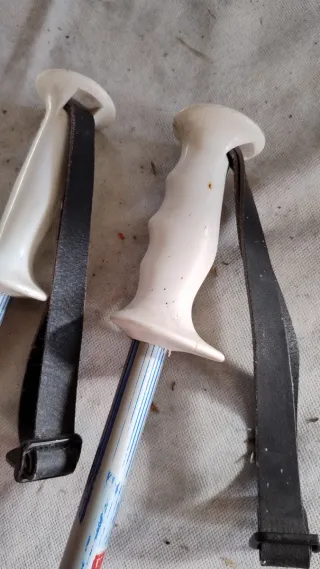 Bastoncini sci con impugnatura bianca