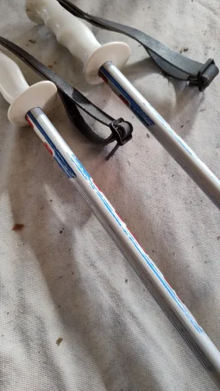 Bastoncini sci con impugnatura bianca