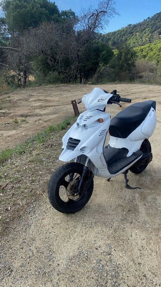 Beta Ark 49cc Moto Scooter