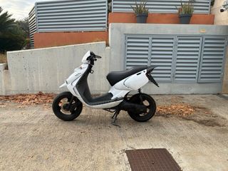 Beta Ark 49cc Moto Scooter