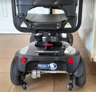Scooter eléctrico movilidad reducida