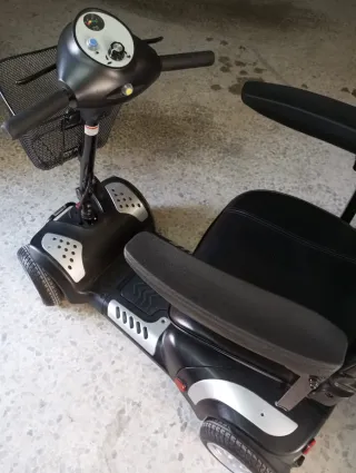 Scooter eléctrico movilidad reducida