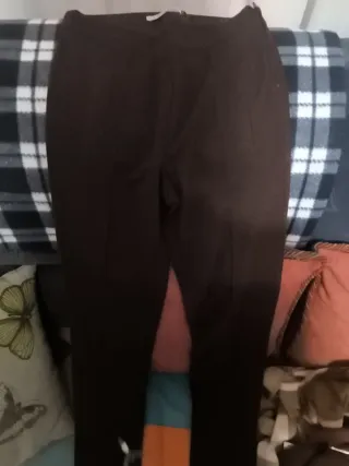 Pantalón Stradivarius Burdeos