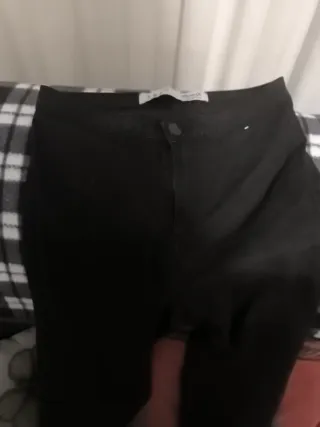 Pantalón pitillo negro