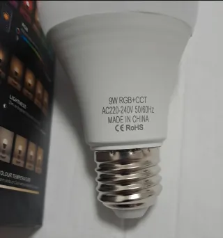 Lampadina LED 9W RGB+CCT WiFi Tuya
