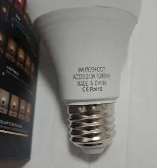 Lampadina LED 9W RGB+CCT WiFi Tuya