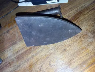 Antigua plancha de hierro fundido nº 5