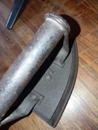 Antigua plancha de hierro fundido nº 5