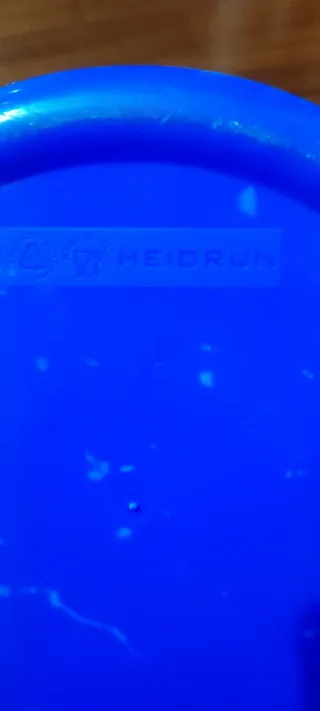 Cestino blu in plastica