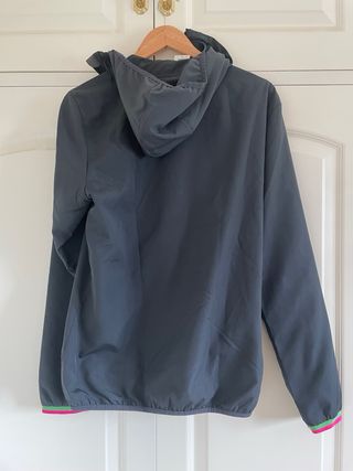 Chaqueta deportiva Adidas gris y turquesa