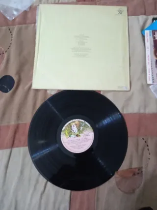 Genesis Selling England by the Pound Vinilo