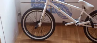 Bicicleta BMX Blanca