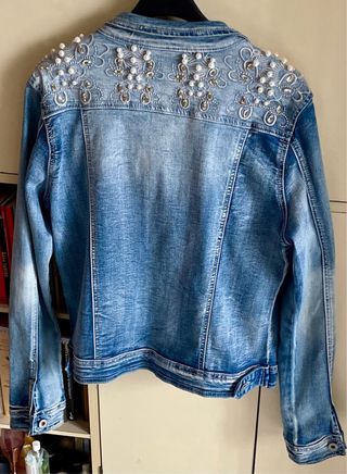 Cazadora vaquera Zack-Tee bordada con perlas