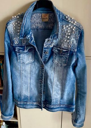 Cazadora vaquera Zack-Tee bordada con perlas