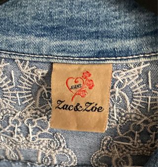 Cazadora vaquera Zack-Tee bordada con perlas