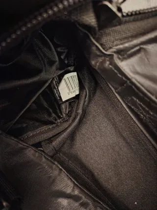 Mochila deportiva ATHLETECH negra, original.