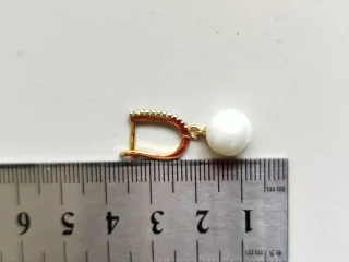 Dos pares de pendientes