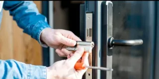 Cambio bombín cerradura - 60€ todo incluido