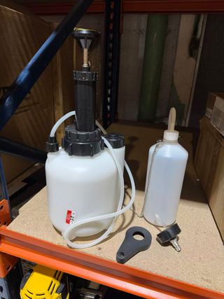 Kit Purgador Frenos y Embrague