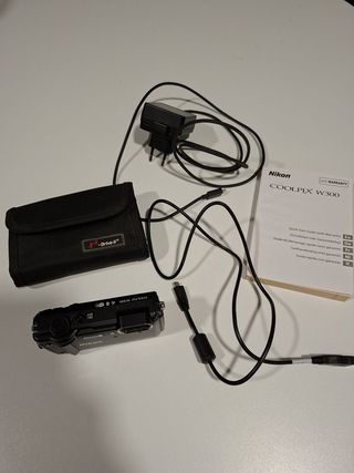 Cámara Nikon Coolpix W300 Negra