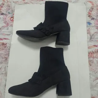 Stivaletti donna n.38 neri con volant