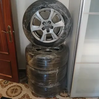 4 Llantas Originales Audi con Neumáticos