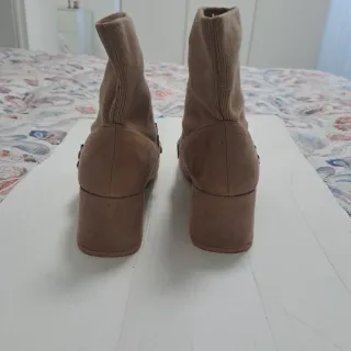 Stivaletti scamosciati beige tg.38
