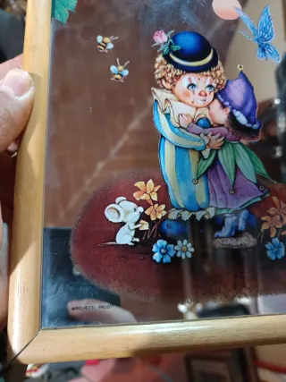 Specchio con cornice in legno e stampa