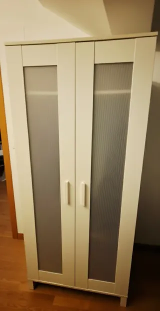 ​Pack Dormitorio: Armario + Mesita. REGALO CÓMODA!