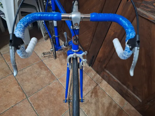 Bicicleta de carreras BH.