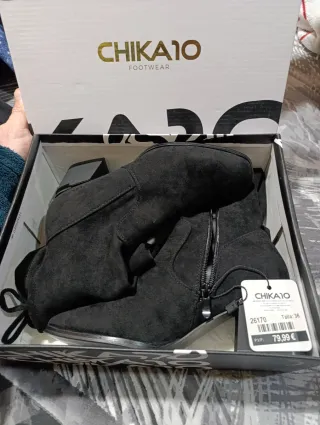 Botas altas Chica10 negras talla 36 sin estrenar