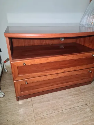 Mueble TV de madera con cajones