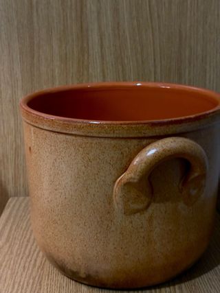Pentola in terracotta con manici