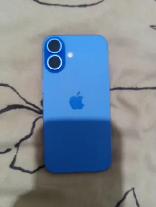 En venta iPhone 16 GB 128 gb estado impoluto con f