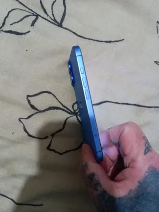 En venta iPhone 16 GB 128 gb estado impoluto con f