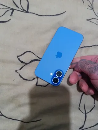 En venta iPhone 16 GB 128 gb estado impoluto con f